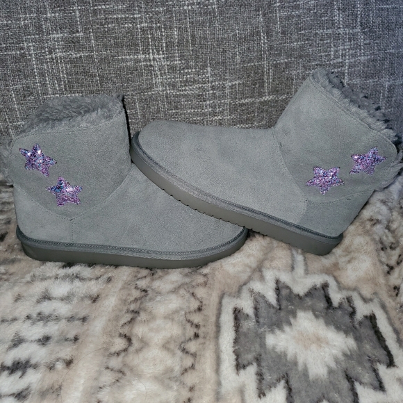 Koolaburra Other - New size 4 Koolaburra by UGG Koola Star Mini Girls